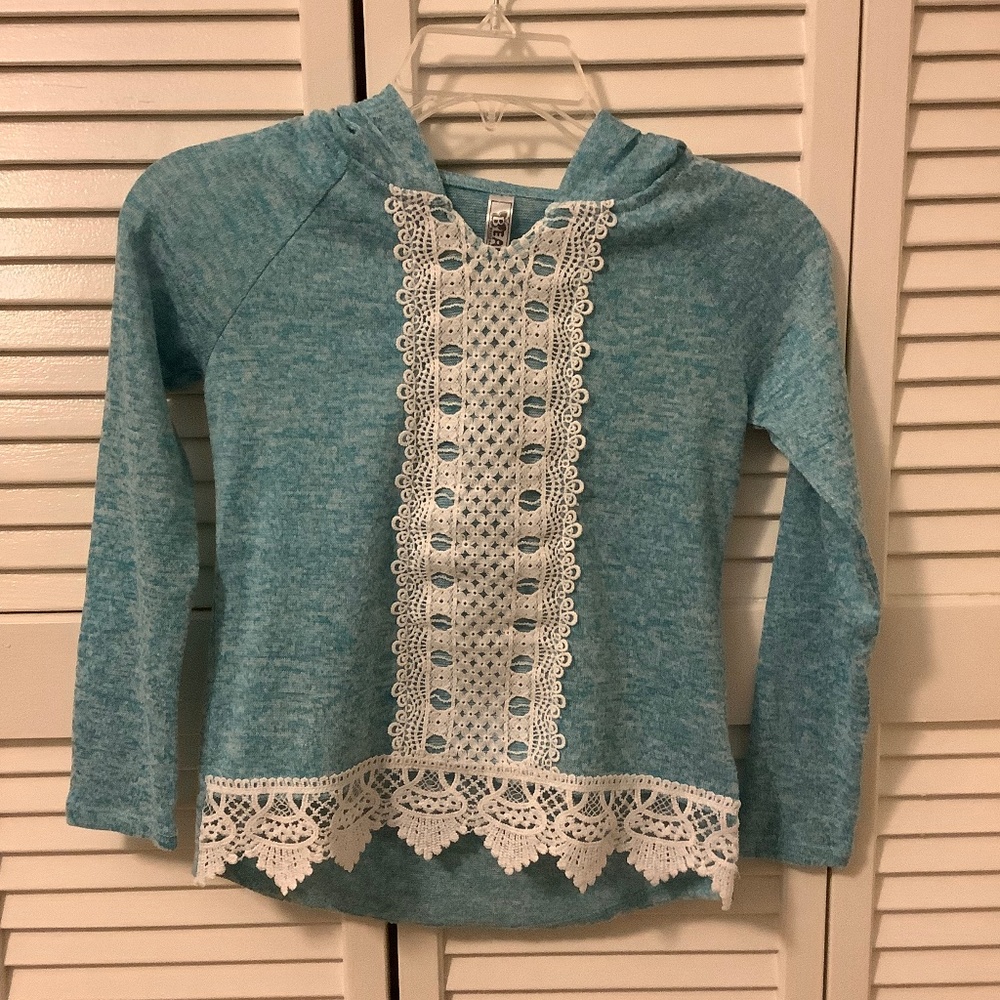 Long sleeve hooded top